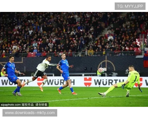 勒沃库森客场挑战奥林匹亚科斯，药厂中场核心复出